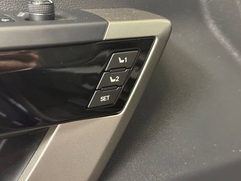 Used 2024 Toyota Tundra Limited AWD/4WD image 11