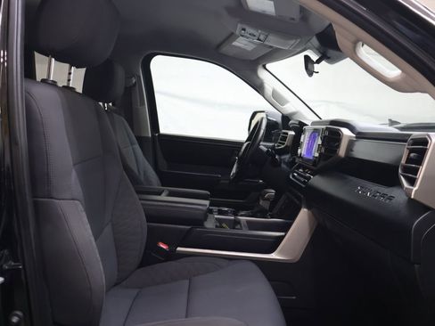 Used 2022 Toyota Tundra SR5 w/ SR5 Convenience Package image 10