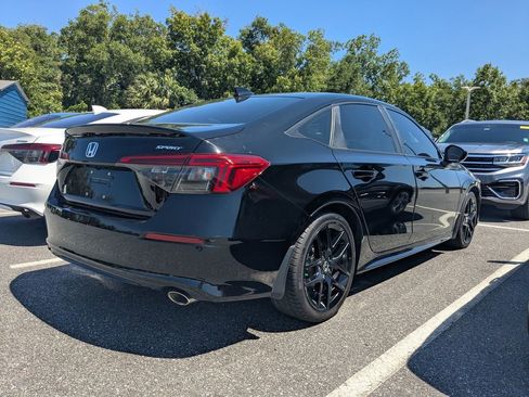Used 2022 Honda Civic Sport image 2