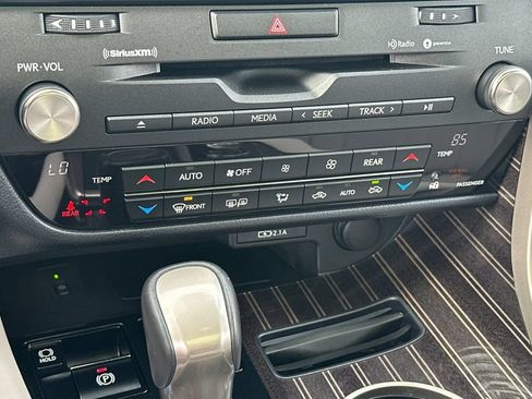 Used 2021 Lexus RX 450hL Luxury w/ Cold Area Package (CK) AWD/4WD image 22