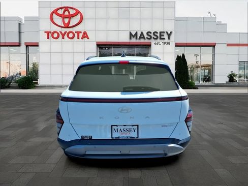 Used 2024 Hyundai Kona Limited AWD/4WD image 4