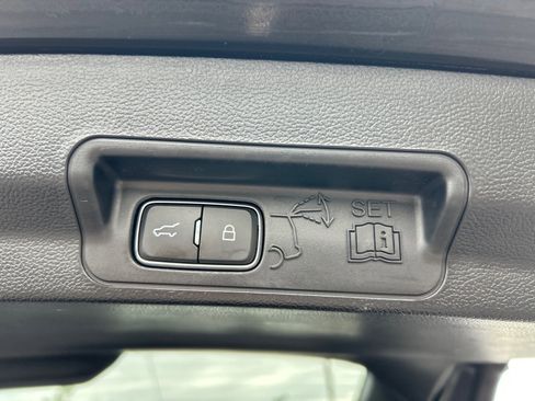 Used 2021 Ford Explorer XLT AWD/4WD image 14