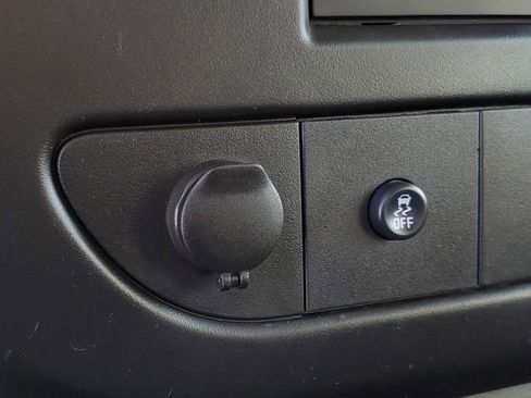 Used 2014 Chevrolet Express 1500 AWD image 16