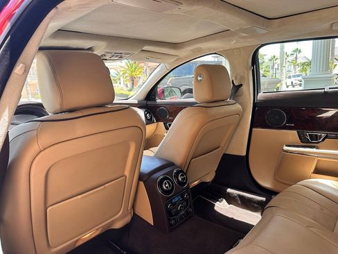 Used 2014 Jaguar XJ L Portfolio RWD image 72