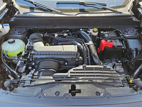 New 2025 Ford Maverick XLT w/ XLT Luxury Package image 17