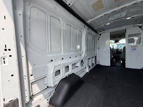 Used 2019 Ford Transit 250 148 Medium Roof RWD image 28