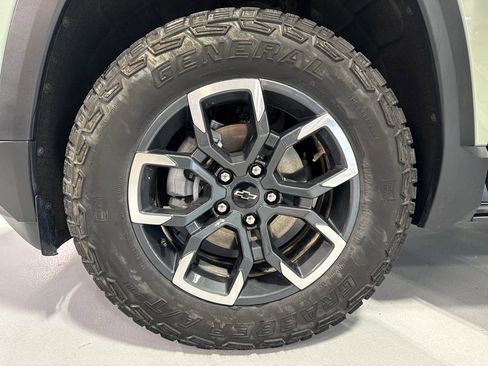 Used 2025 Chevrolet Equinox ACTIV AWD/4WD image 46