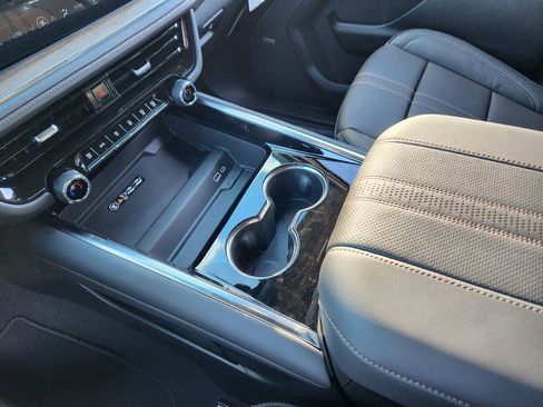 New 2026 Chevrolet Tahoe High Country AWD/4WD image 21