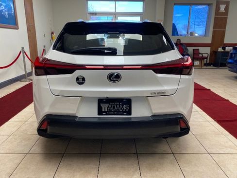 Used 2021 Lexus UX 200 w/ Accessory Package (Z1) image 6