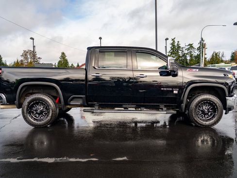 Used 2020 Chevrolet Silverado 2500 LTZ w/ LTZ Premium Package AWD/4WD image 9