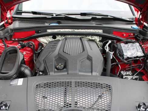 Used 2025 Porsche Macan image 27