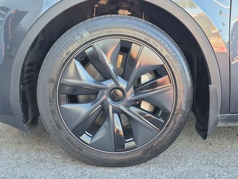 Used 2025 Tesla Model Y Long Range AWD/4WD image 23