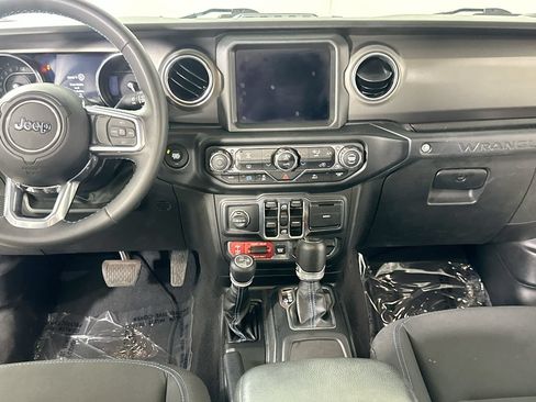 Used 2023 Jeep Wrangler Unlimited Rubicon 4xe AWD/4WD image 17