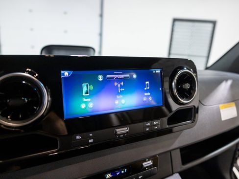 Used 2025 Mercedes-Benz Sprinter 3500 image 22