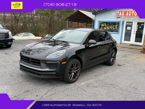 Used 2023 Porsche Macan Turbo image 3