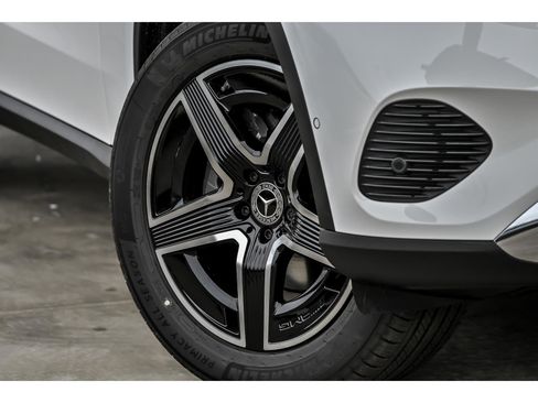 New 2026 Mercedes-Benz GLC 300 4MATIC image 3