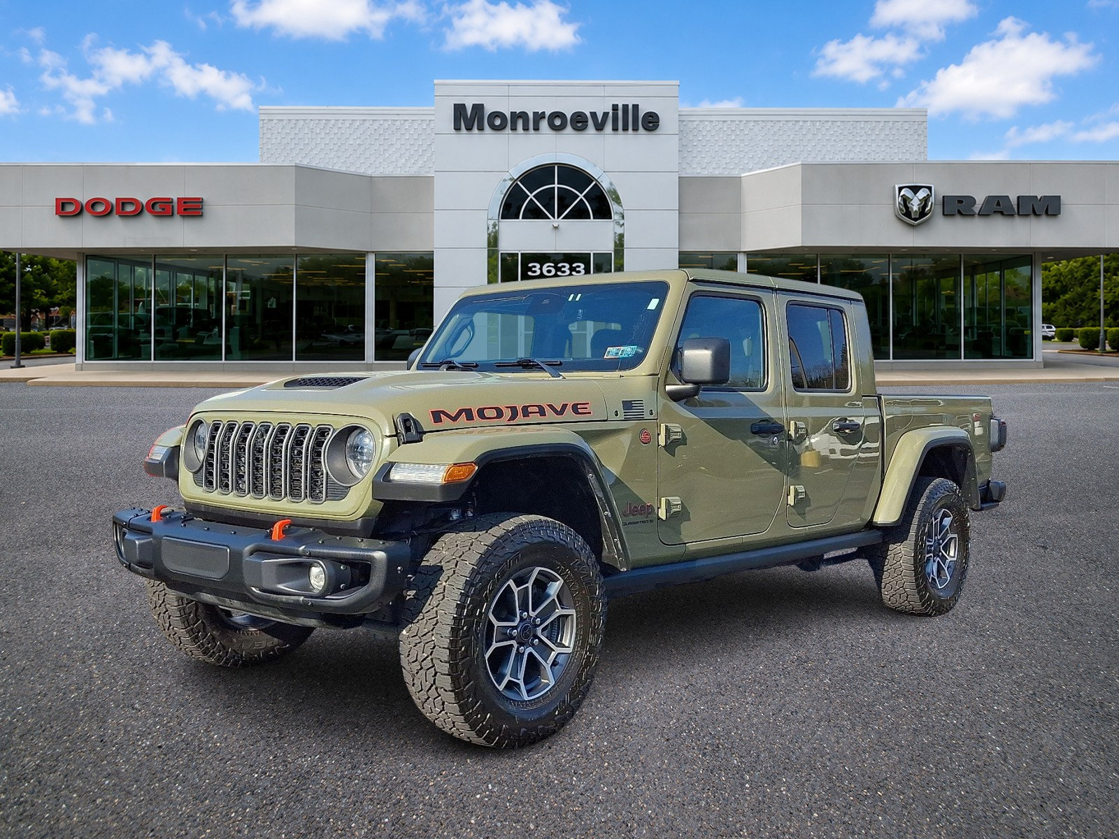 Used 2025 Jeep Gladiator Mojave AWD/4WD image 1