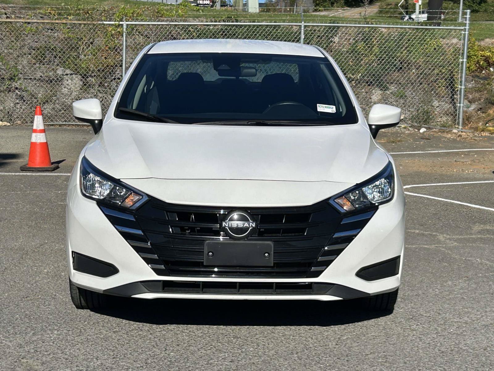 Used 2024 Nissan Versa SV FWD image 2