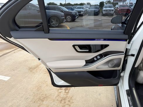 Used 2022 Mercedes-Benz S 500 4MATIC image 22