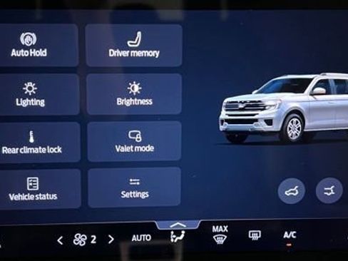 Used 2025 Ford Expedition Active AWD/4WD image 36