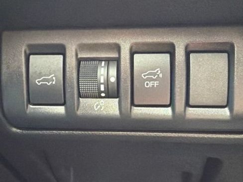Used 2025 Subaru Outback Premium AWD/4WD image 19