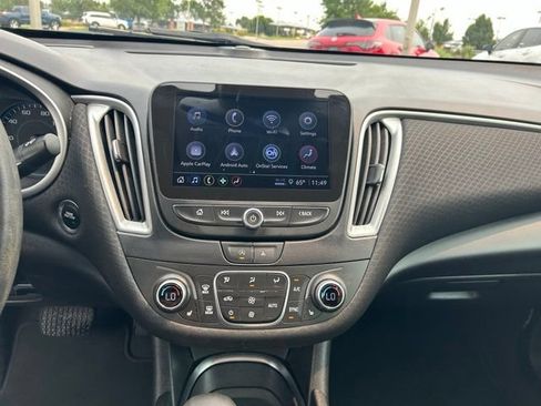 Used 2024 Chevrolet Malibu LT FWD image 17