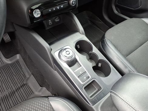 Used 2025 Ford Escape SE FWD image 16