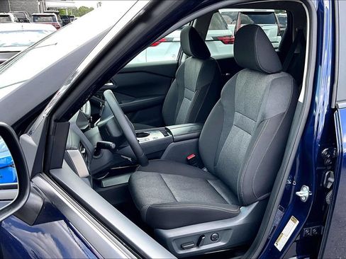 Used 2025 Nissan Rogue SV FWD image 23
