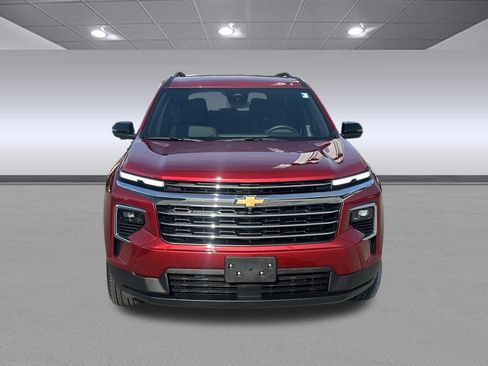 Used 2026 Chevrolet Traverse LT w/ Driver Confidence Package FWD image 8
