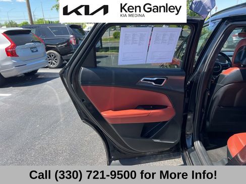 Certified 2023 Kia Sportage SX AWD/4WD image 45