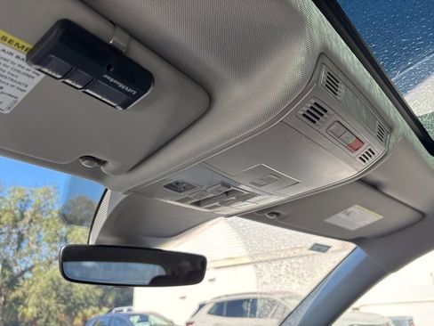 Used 2023 Volkswagen Tiguan SE w/ Panoramic Sunroof Package image 15