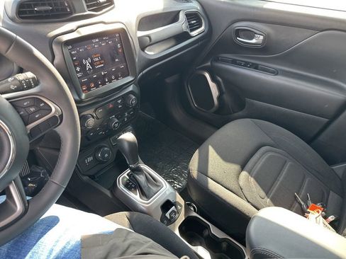Used 2022 Jeep Renegade Latitude image 30