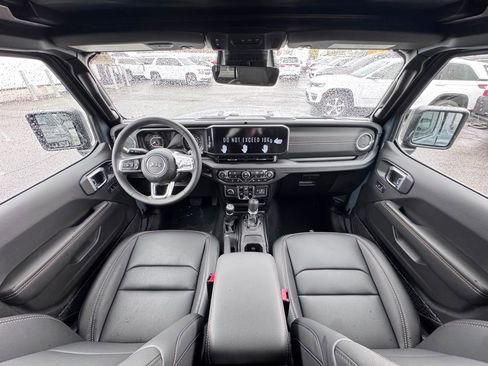 New 2026 Jeep Wrangler Unlimited Sahara AWD/4WD image 23