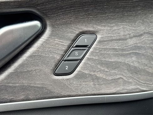 Used 2022 Jeep Grand Cherokee L Limited image 23