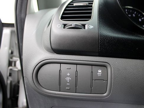 Used 2018 Kia Forte LX w/ LX Popular Package image 12