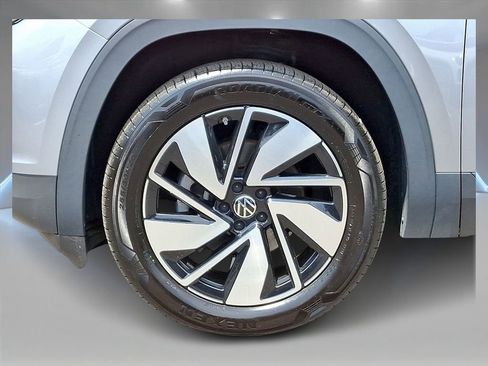 Used 2024 Volkswagen Atlas SE AWD/4WD image 7