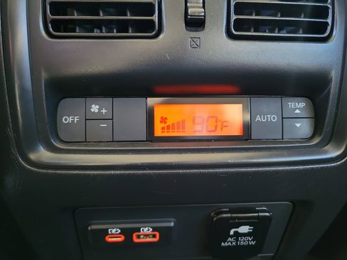 Used 2019 Nissan Pathfinder SL image 14