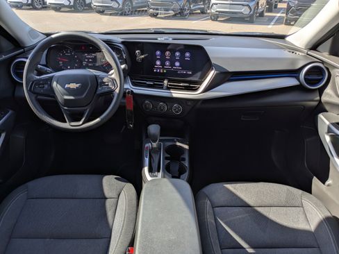 Used 2024 Chevrolet Trax LS w/ LS Convenience Package image 14