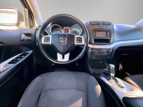 Used 2018 Dodge Journey SE w/ Popular Equipment Group image 8