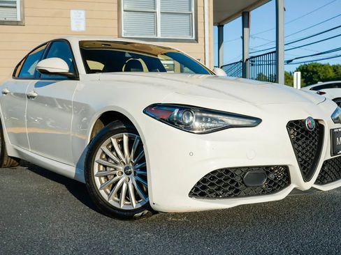 Used 2022 Alfa Romeo Giulia Sprint AWD/4WD image 3