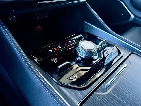 Used 2023 Jeep Wagoneer L Series III w/ Preferred Equipment Group image 26