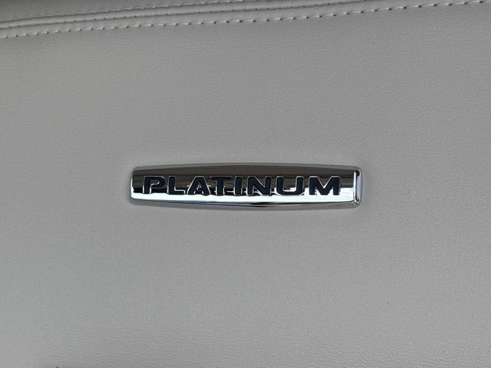 Used 2024 Ford Expedition Platinum AWD/4WD image 23