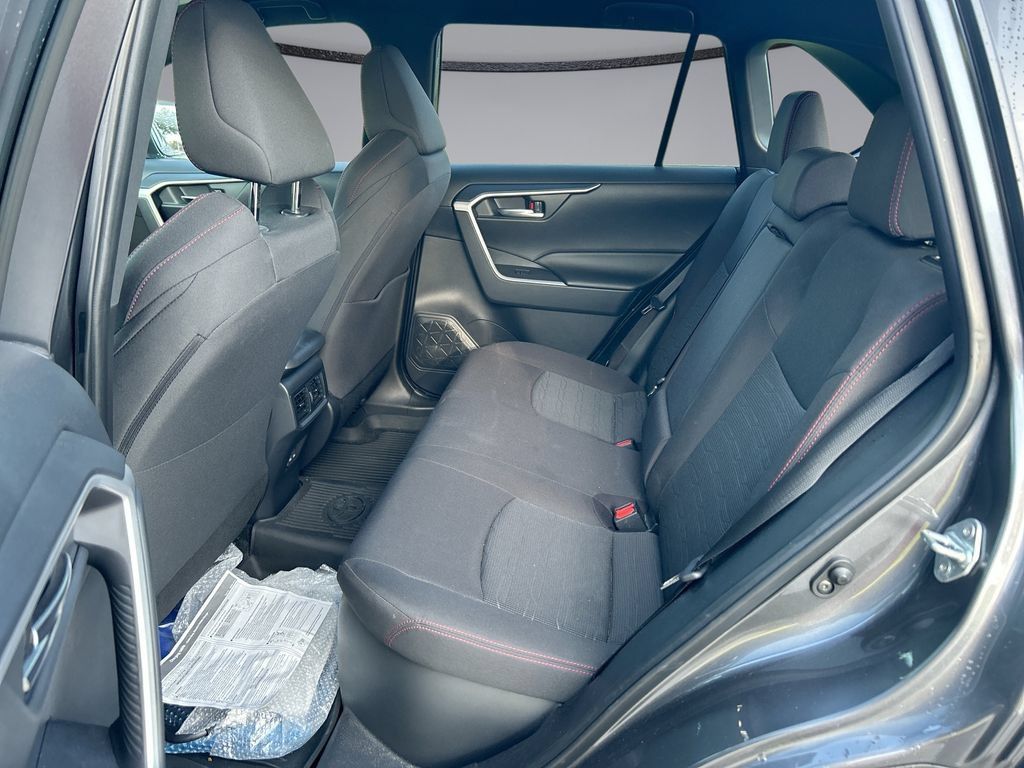 Used 2025 Toyota RAV4 SE AWD/4WD image 30