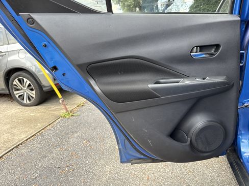 Used 2023 Nissan Kicks SV FWD image 12