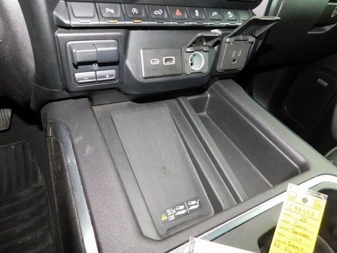 Used 2021 Chevrolet Silverado 1500 LTZ image 39