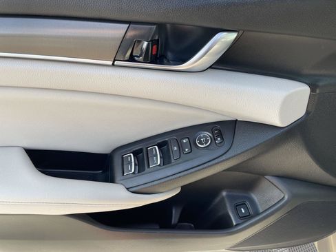 Used 2019 Honda Accord LX image 12