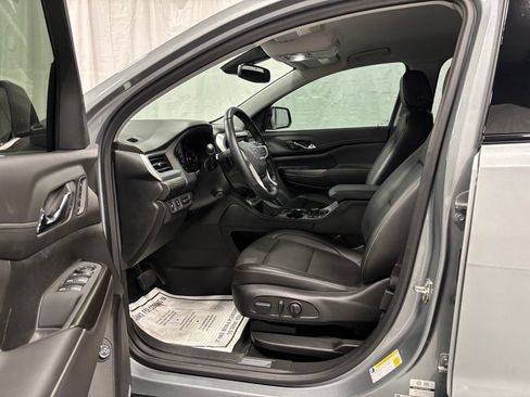 Used 2023 GMC Acadia SLT w/ Elevation Edition AWD/4WD image 10