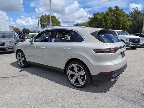 Used 2020 Porsche Cayenne AWD/4WD image 6