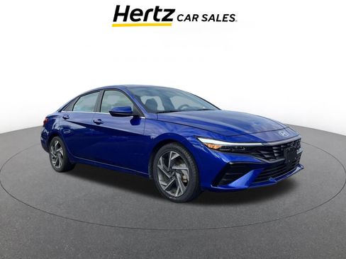 Used 2025 Hyundai Elantra SEL image 1