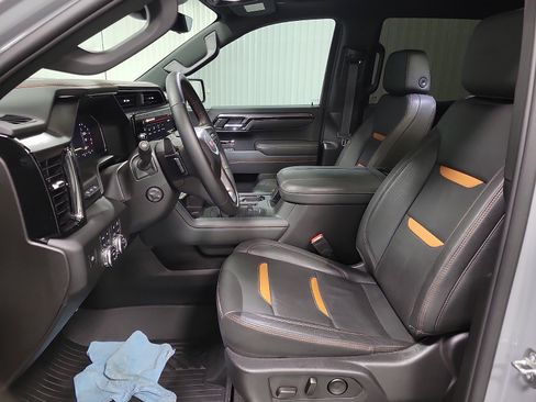 Used 2025 GMC Sierra 1500 AT4 w/ AT4 Premium Package image 11